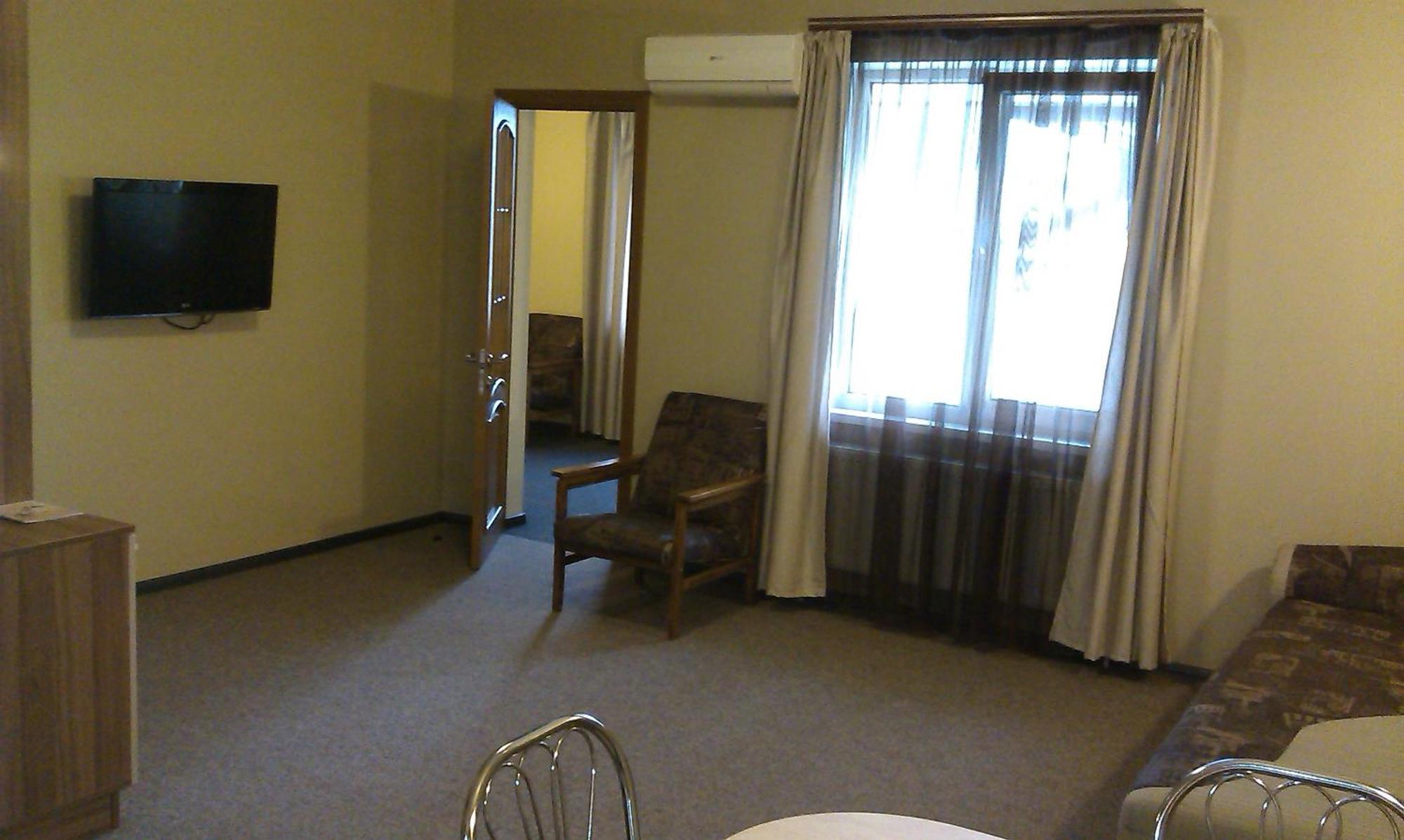 Yuzhniy Dvorik Aparthotel Odesa Exterior photo