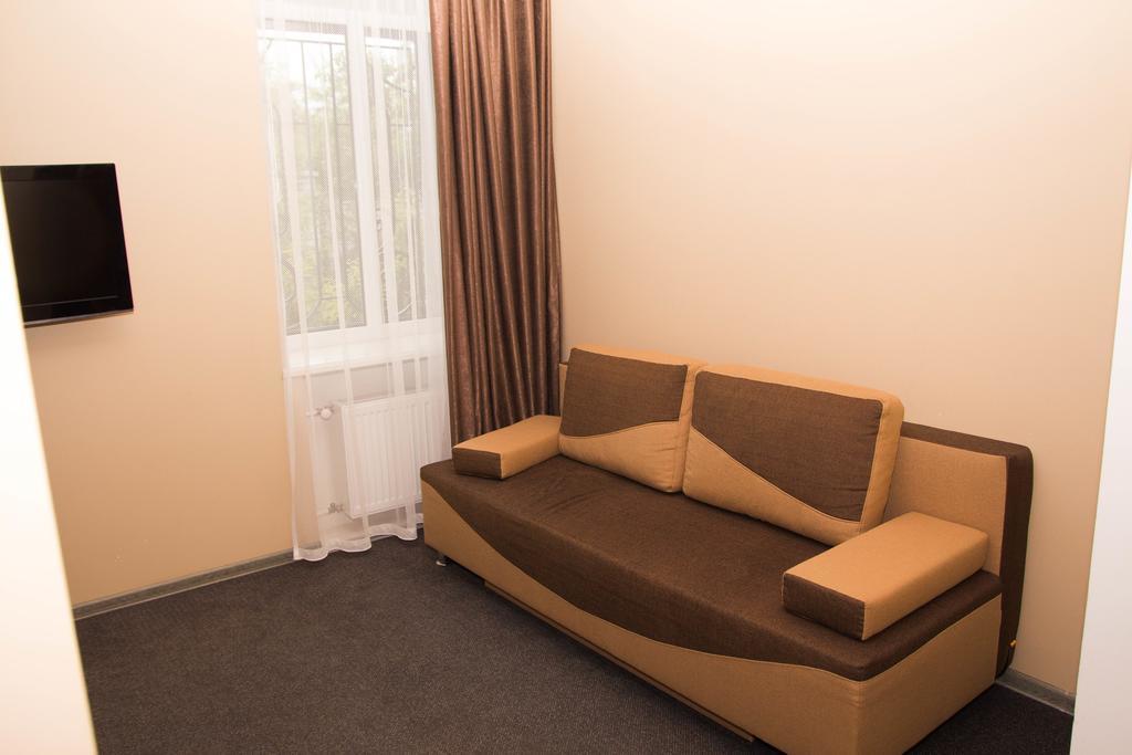 Yuzhniy Dvorik Aparthotel Odesa Exterior photo
